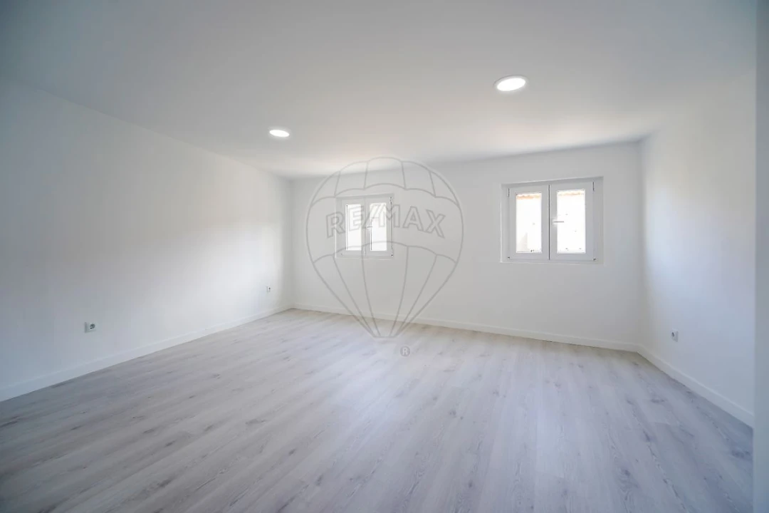 Moradia T2 para Venda em Abrunheira, Verride e Vila Nova da Barca Foto 15