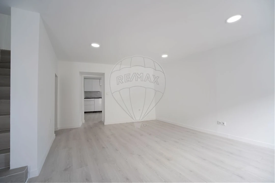 Moradia T2 para Venda em Abrunheira, Verride e Vila Nova da Barca Foto 8