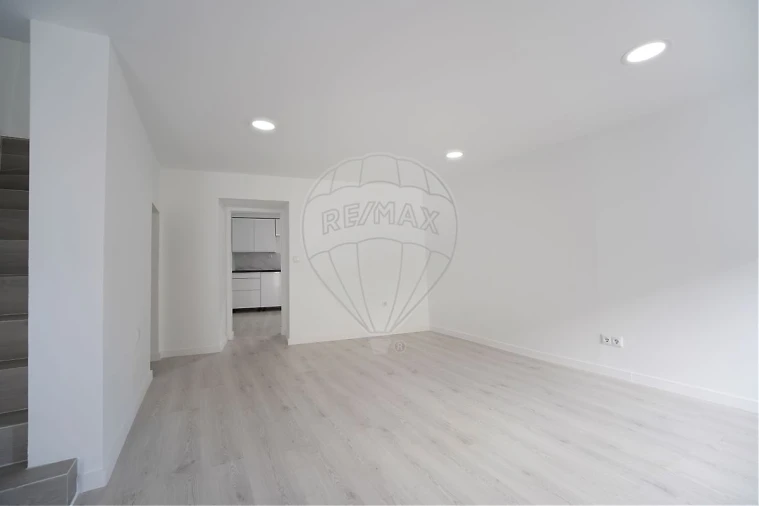 Moradia T2 para Venda em Abrunheira, Verride e Vila Nova da Barca Foto 8
