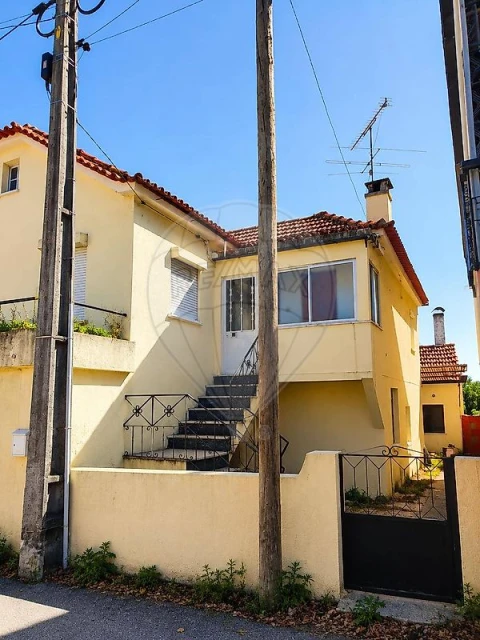 Moradia T3 para Venda em Canas de Santa Maria