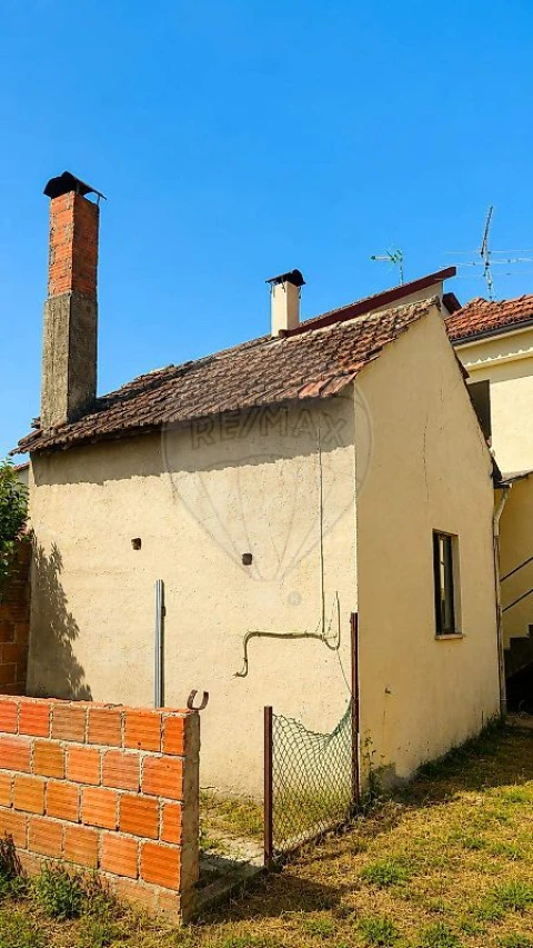 Moradia T3 para Venda em Canas de Santa Maria