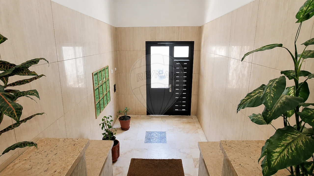 Apartamento T4 para Venda em Queluz e Belas Foto 10
