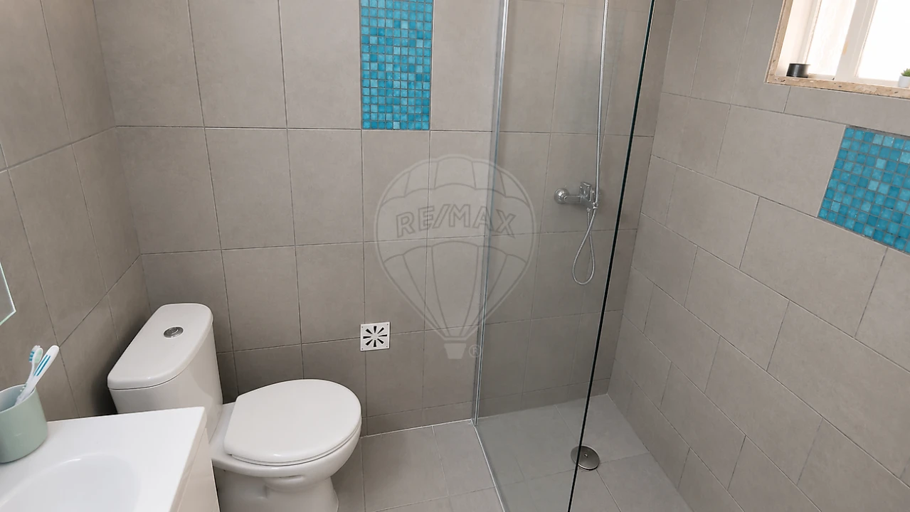 Apartamento T4 para Venda em Queluz e Belas Foto 13