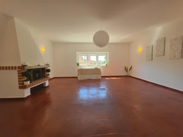 Moradia T3 para Venda em Azueira e Sobral da Abelheira