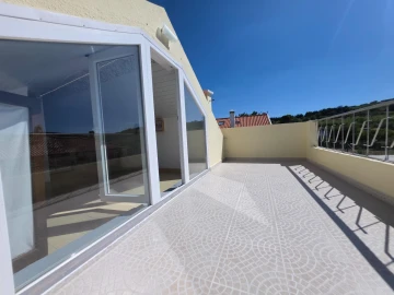 Moradia T3 para Venda em Azueira e Sobral da Abelheira