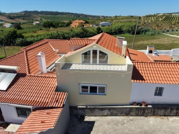 Moradia T3 para Venda em Azueira e Sobral da Abelheira