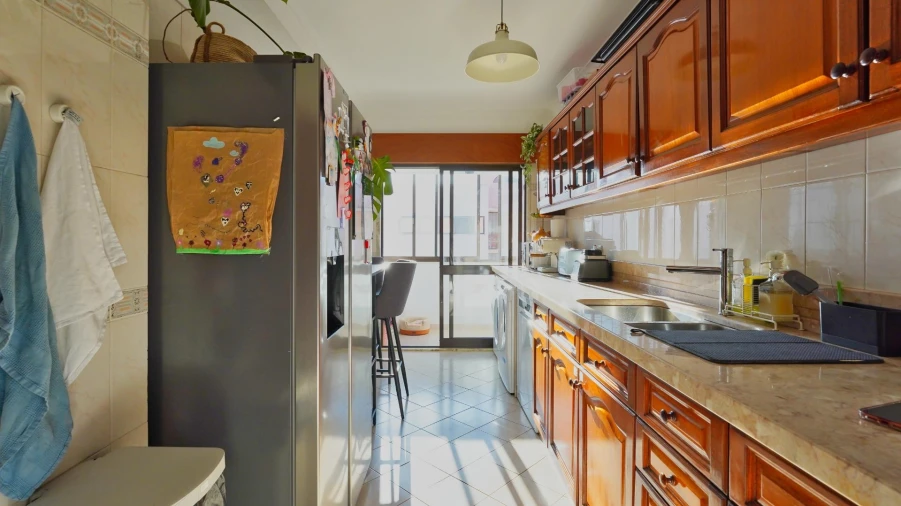 Apartamento T3 para Venda em São Domingos de Rana Foto 4