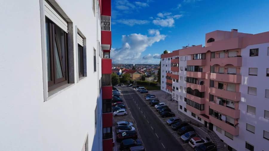 Apartamento T3 para Venda em São Domingos de Rana Foto 9