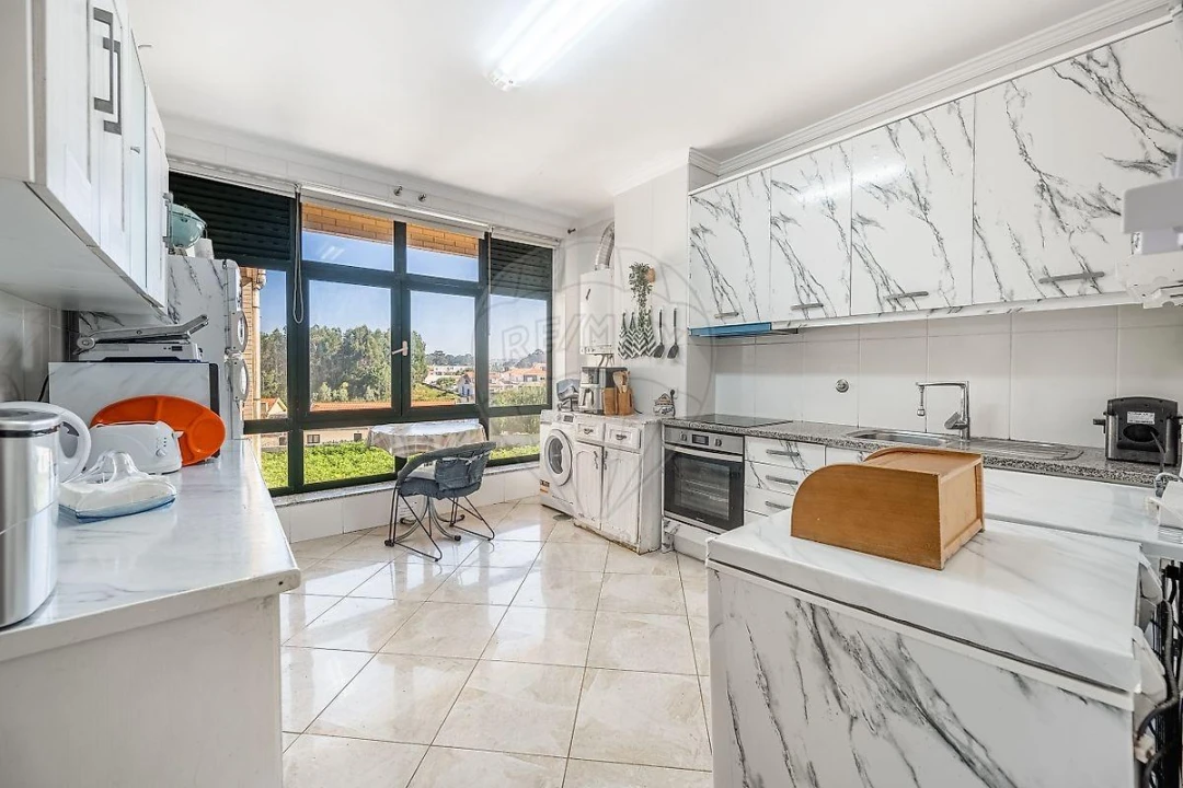 Apartamento T5 para Venda em Madalena Foto 1