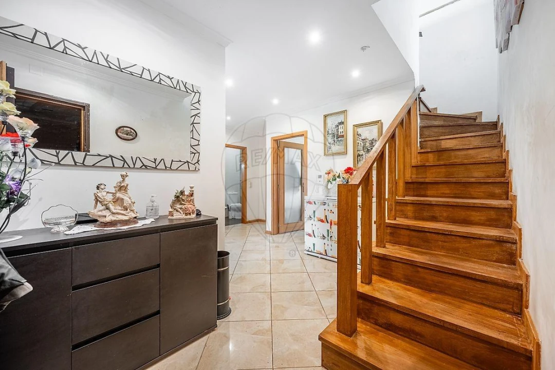 Apartamento T5 para Venda em Madalena Foto 22