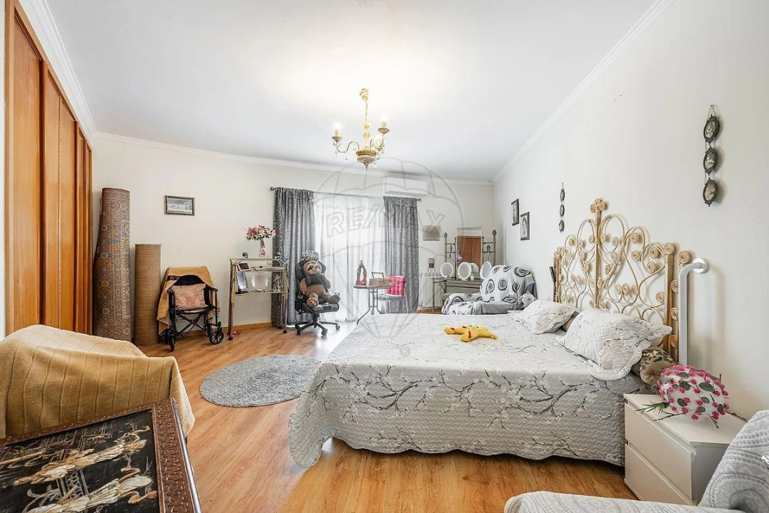 Apartamento T5 para Venda em Madalena Foto 33