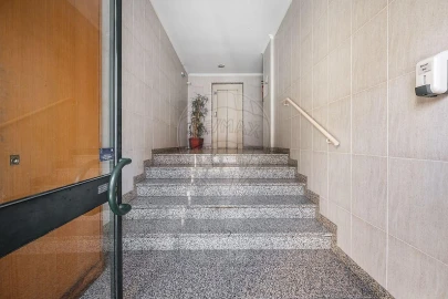 Apartamento T5 para Venda em Madalena
