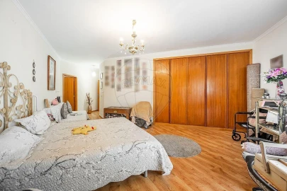 Apartamento T5 para Venda em Madalena