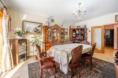 Apartamento T5 para Venda em Madalena