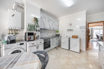 Apartamento T5 para Venda em Madalena