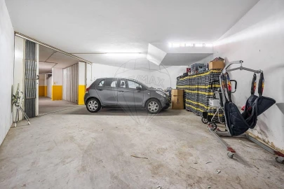 Apartamento T5 para Venda em Madalena