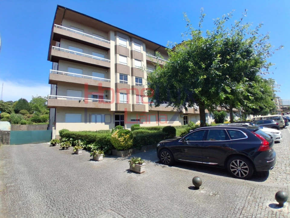 Apartamento T3 para Venda em Fânzeres e São Pedro da Cova Foto 1
