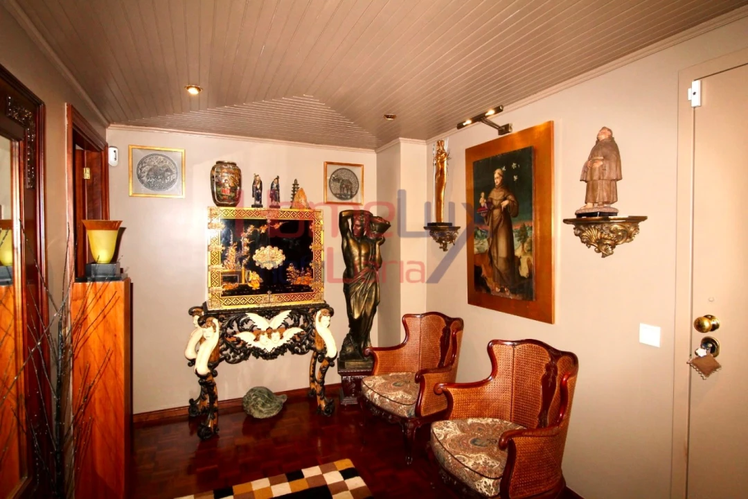 Apartamento T4 para Venda em Pedrouços Foto 3