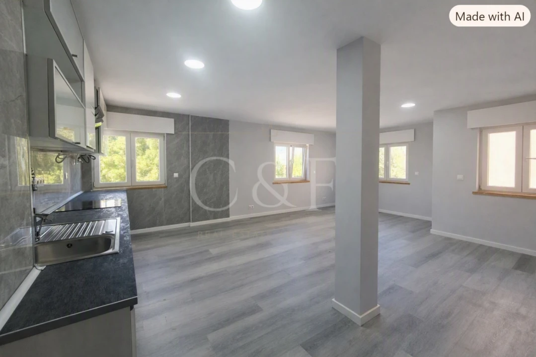 Apartamento T2 para Venda em Corroios Foto 1