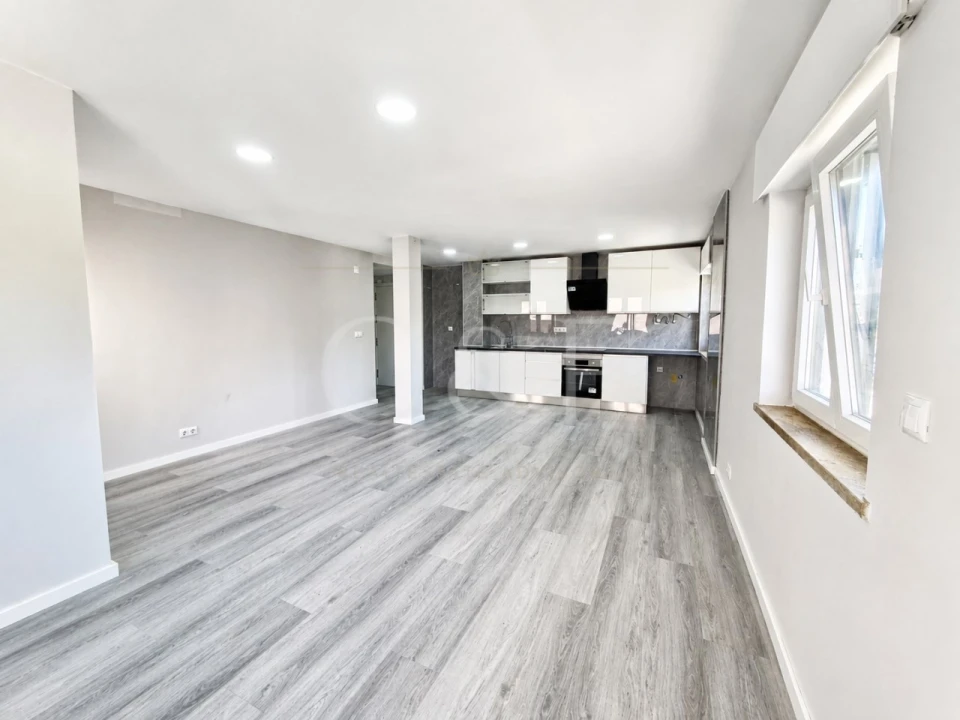 Apartamento T2 para Venda em Corroios Foto 3