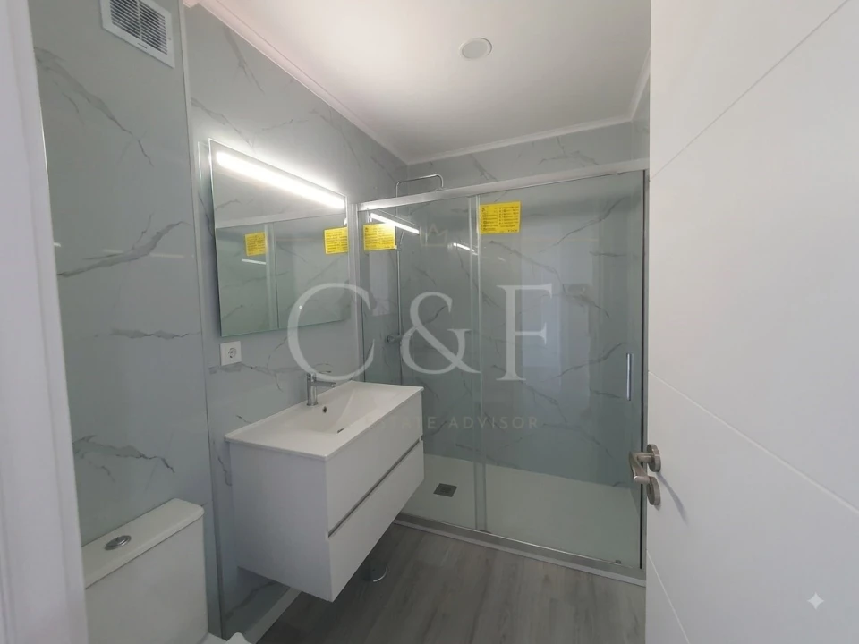 Apartamento T2 para Venda em Corroios Foto 13