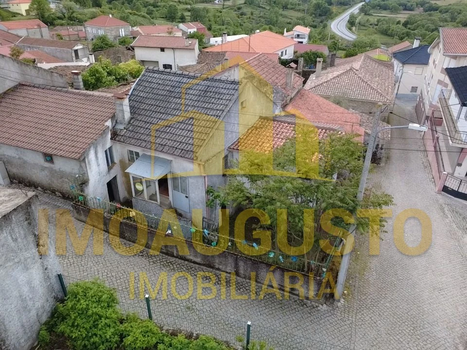 Moradia T4 para Venda em Alvendre Foto 1