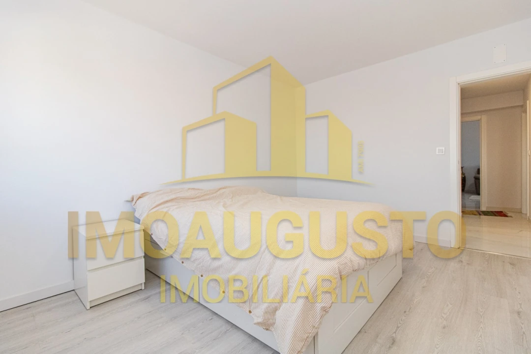 Apartamento T2 para Venda em Guarda Foto 13