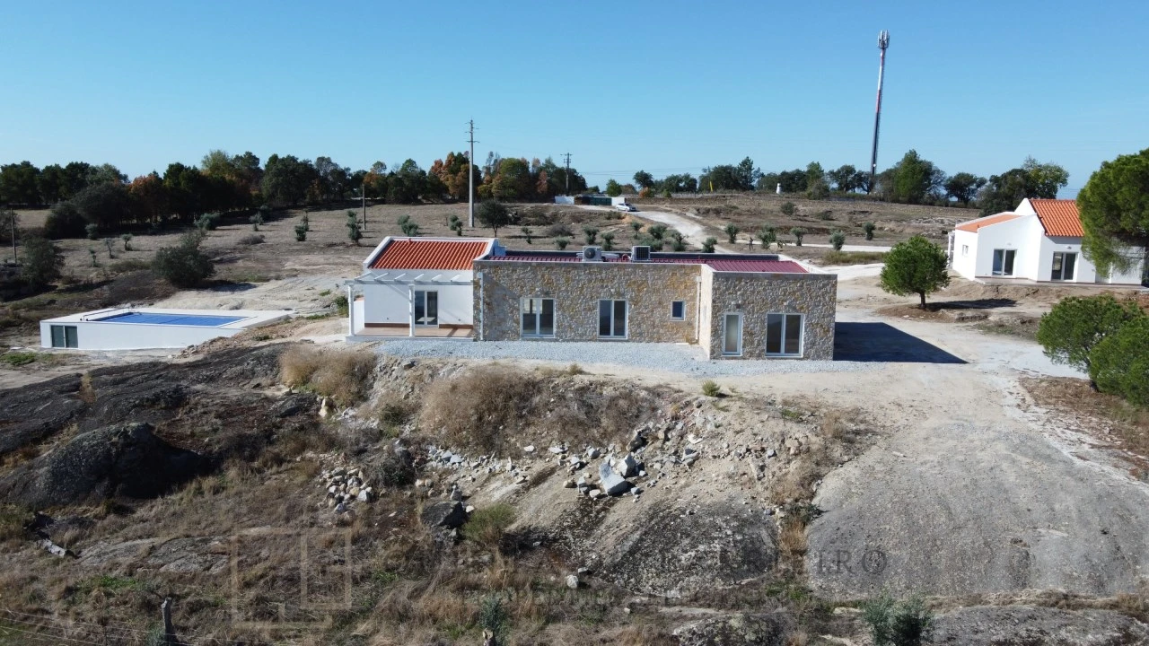 Quinta T6 para Venda em Alpalhão Foto 2