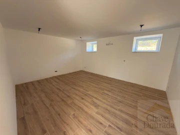Quinta T4 para Venda em Poiares (Santo Andre)