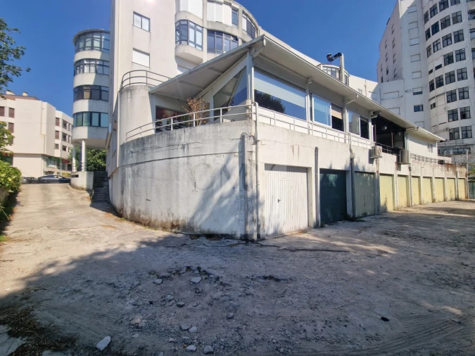 Garagem para Arrendamento em Nossa Senhora da Conceição, São Pedro e São Dinis Foto 7