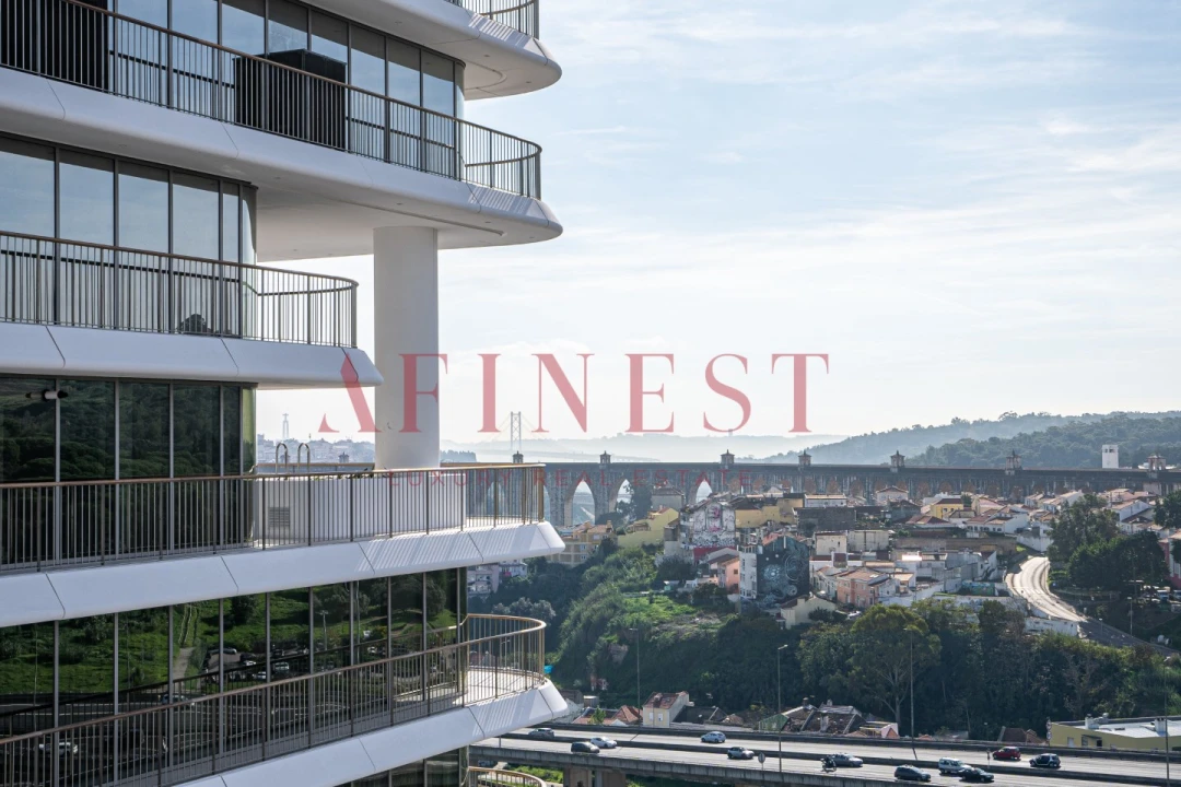 Apartamento T2 para Venda em Campolide Foto 30