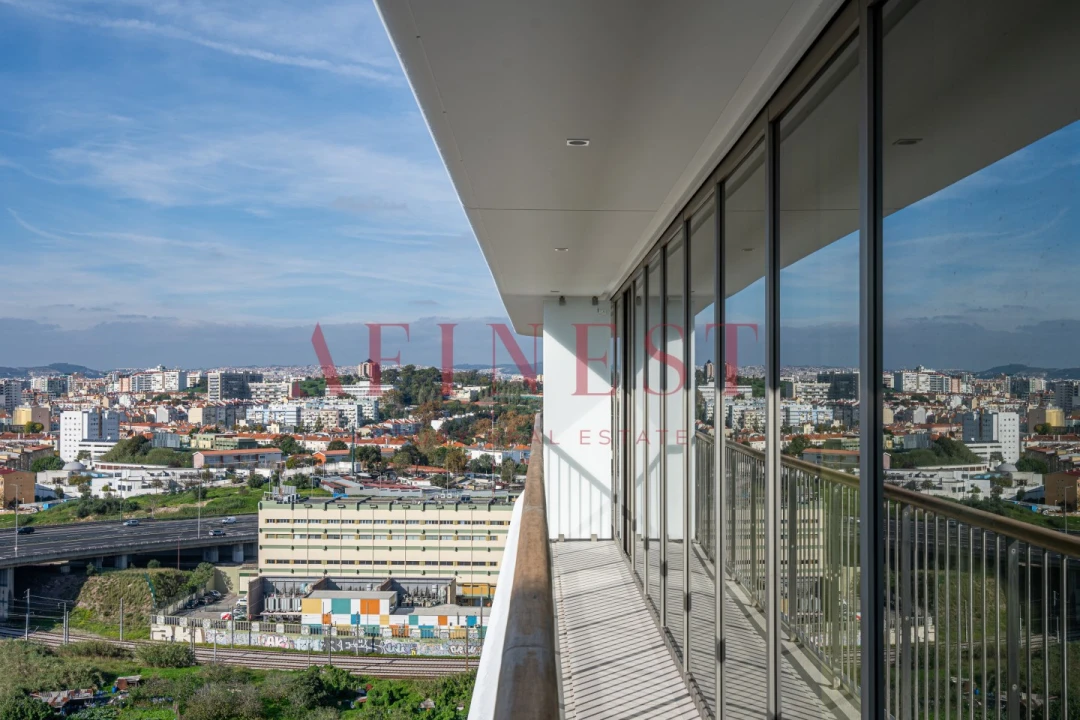 Apartamento T2 para Venda em Campolide Foto 52