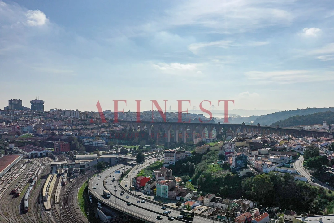 Apartamento T2 para Venda em Campolide Foto 68