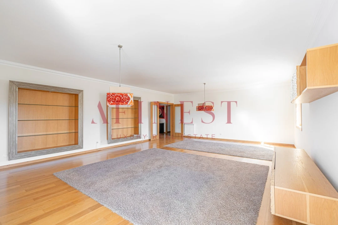 Apartamento T4 para Arrendamento em Santa Maria e São Miguel, São Martinho, São Pedro Penaferrim Foto 10