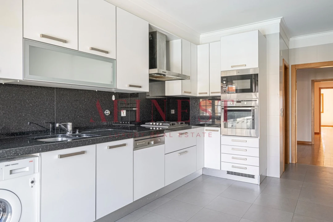 Apartamento T4 para Arrendamento em Santa Maria e São Miguel, São Martinho, São Pedro Penaferrim Foto 16