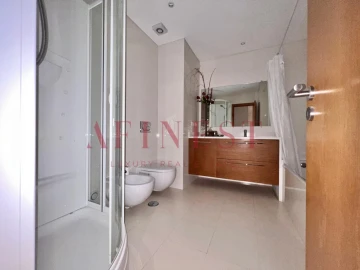 Apartamento T4 para Arrendamento em Santa Maria e São Miguel, São Martinho, São Pedro Penaferrim