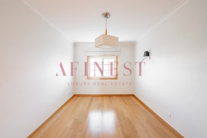 Apartamento T4 para Arrendamento em Santa Maria e São Miguel, São Martinho, São Pedro Penaferrim