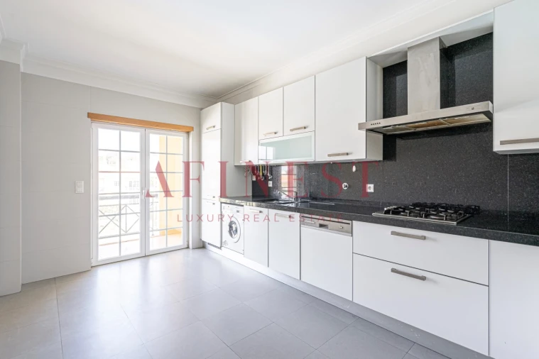 Apartamento T4 para Arrendamento em Santa Maria e São Miguel, São Martinho, São Pedro Penaferrim Foto 12
