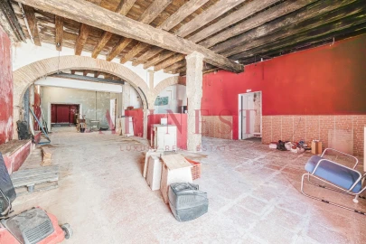 Prédio para Venda em Beato