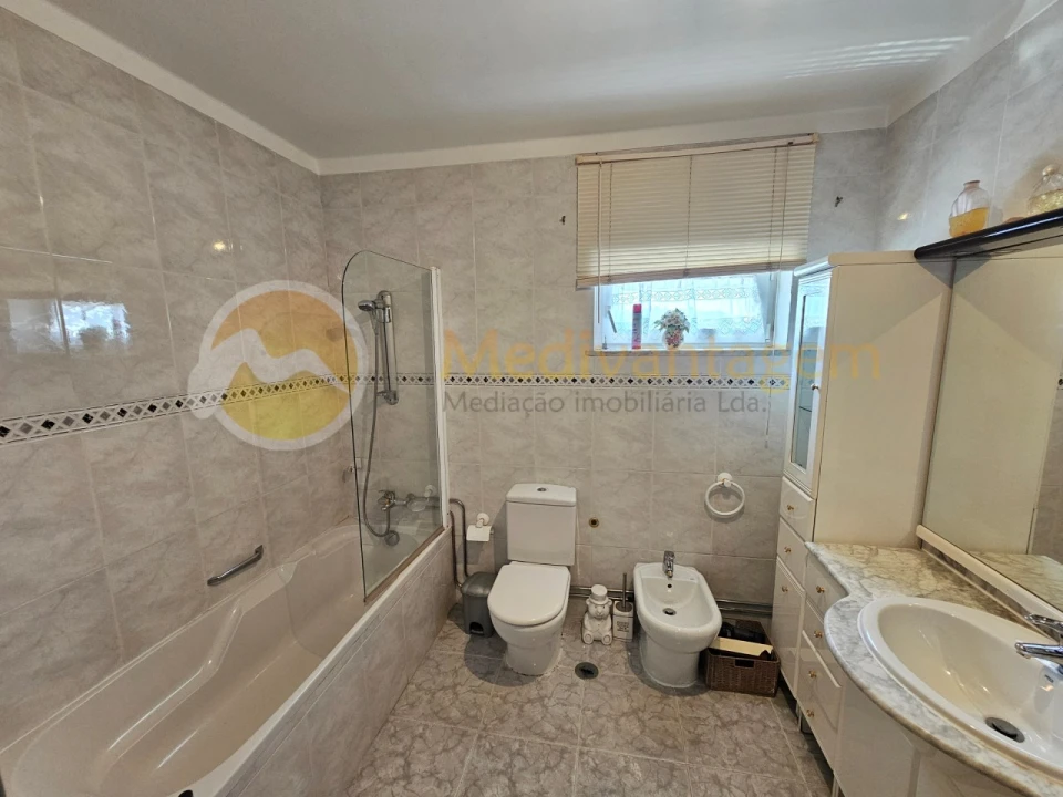 Moradia T4 para Venda em Espinho Foto 22