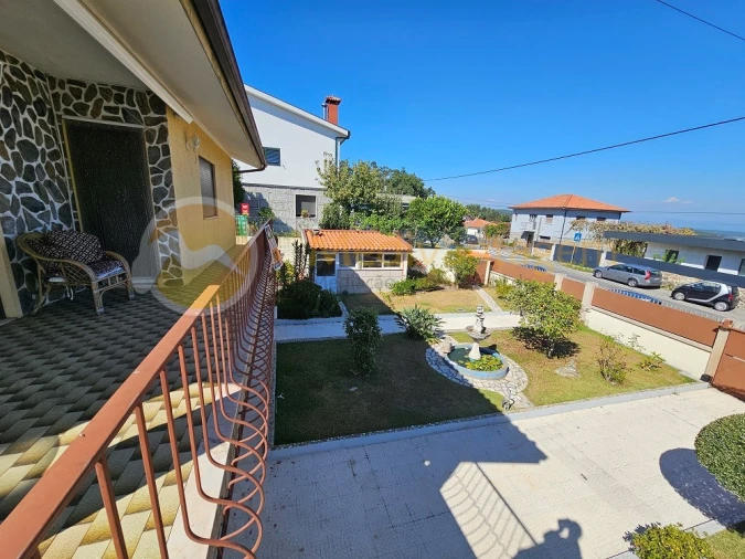 Moradia T4 para Venda em Espinho Foto 8