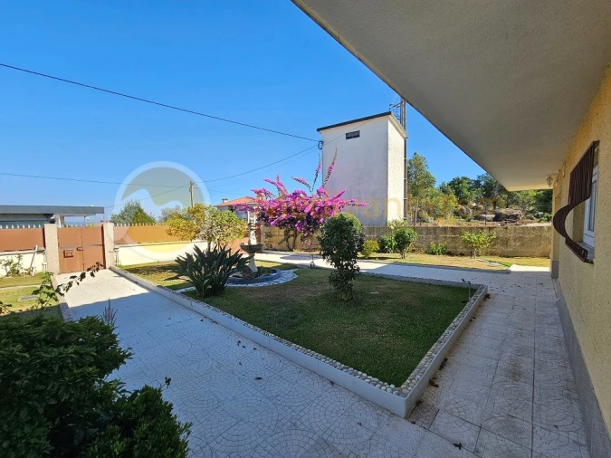 Moradia T4 para Venda em Espinho Foto 34