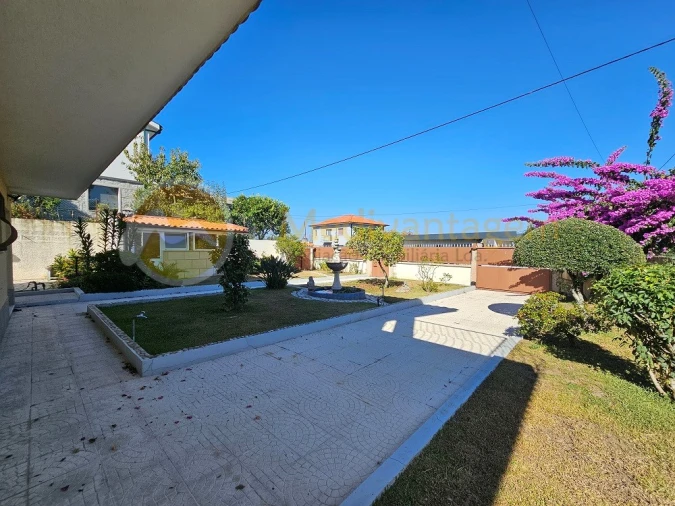 Moradia T4 para Venda em Espinho Foto 35