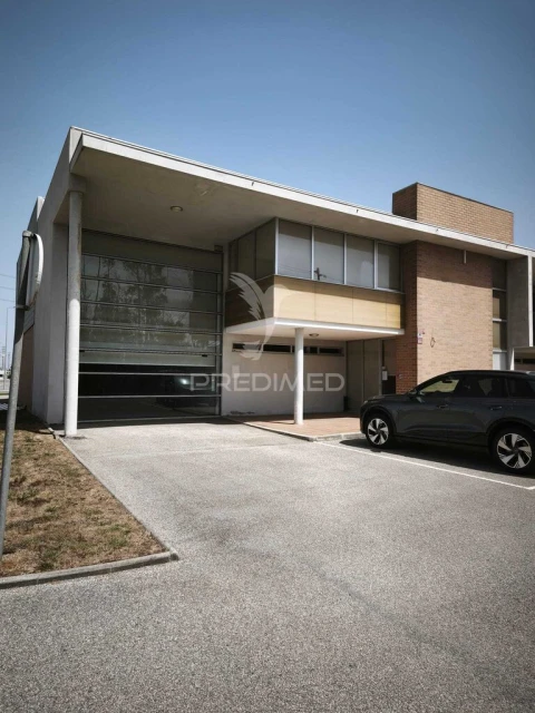 Armazém para Venda em Albergaria-A-Velha e Valmaior