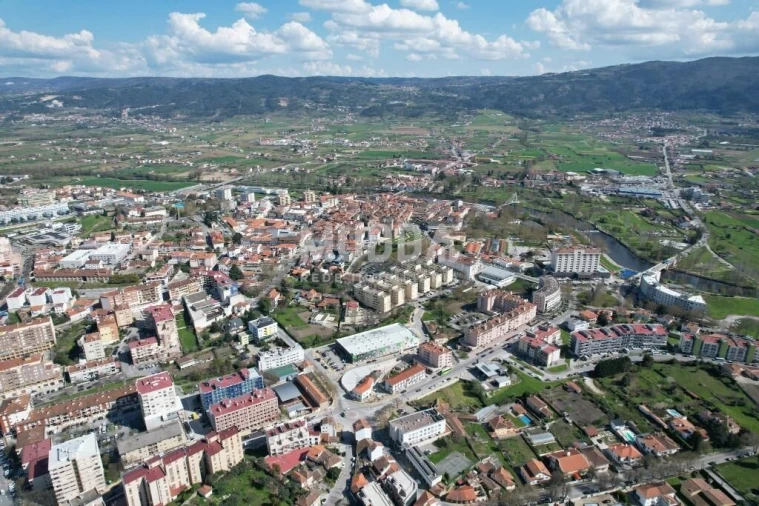 Moradia T2 para Venda em Santa Maria Maior Foto 9