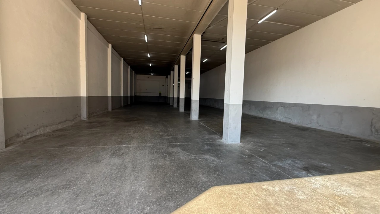 Armazém para Arrendamento em Nespereira Foto 3