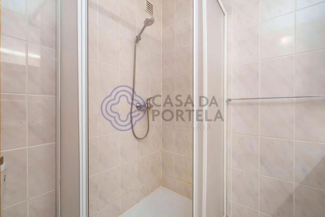 Apartamento para Venda em Quarteira Foto 26
