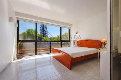 Apartamento para Venda em Quarteira