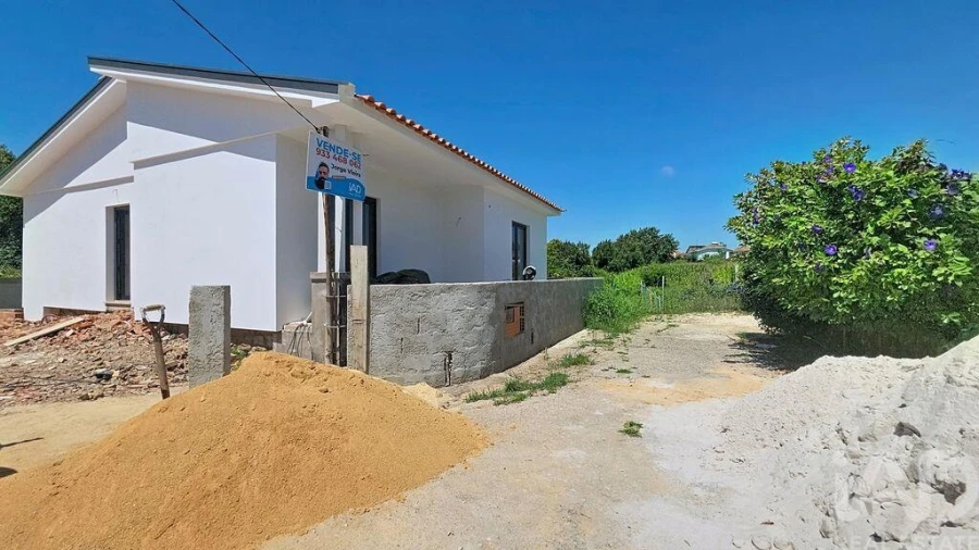 Moradia T3 para Venda em Avanca Foto 7