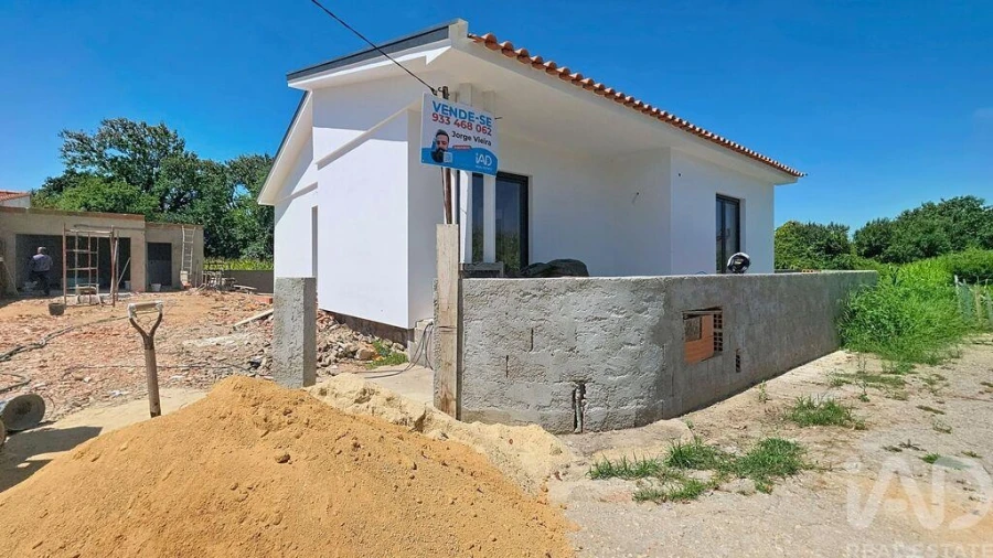 Moradia T3 para Venda em Avanca Foto 8